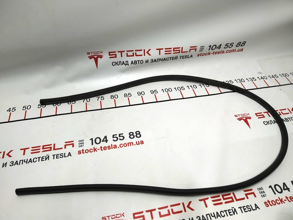3 M3, Seal, Front, DOOR,SECONDARY, RH Tesla model 3 1090494-00-D